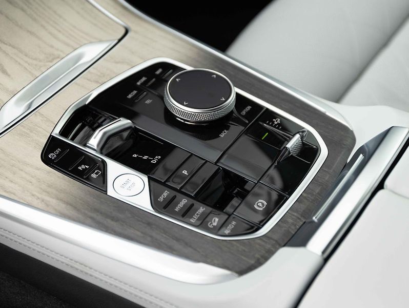 BMW X5 xDrive50e - fotka 15 z 23