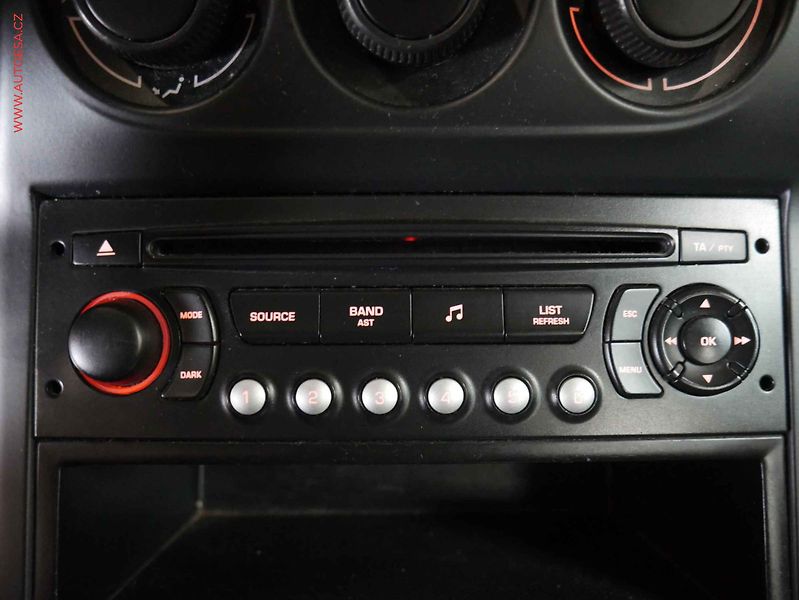 Citroën C3 Picasso (2010) 1.6 VTi, AC, temp, tažné - fotka 13 z 16