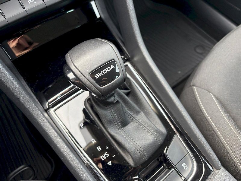 Škoda Karoq (2025) DSG 2.0 TDI / 110kW / SELECTIO - fotka 18 z 24