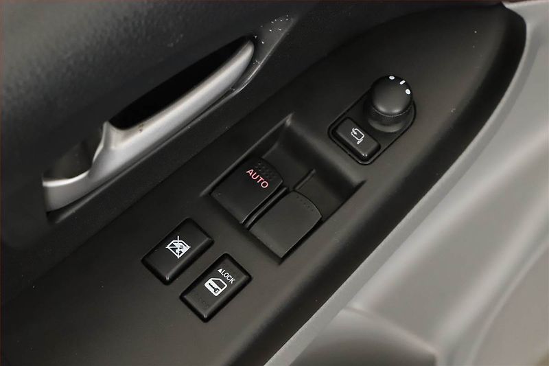 Suzuki SX4 (2014) 1.6 VVT - fotka 10 z 12