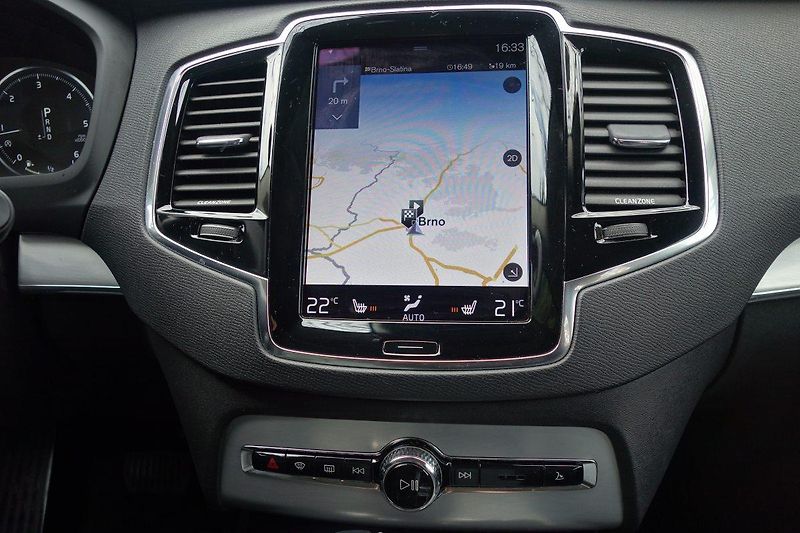 Volvo XC90 (2015) Momentum 2.0 D5 AWD 165 kW - fotka 19 z 34