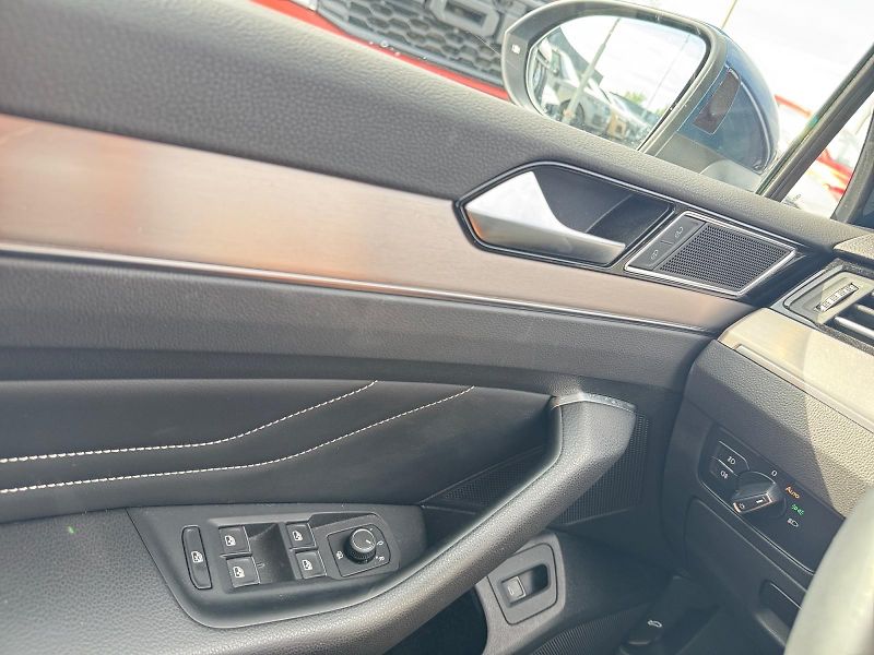 Volkswagen Passat (2021) ELEGANCE 1.5TSI EVO 110kW DSG  - fotka 11 z 11