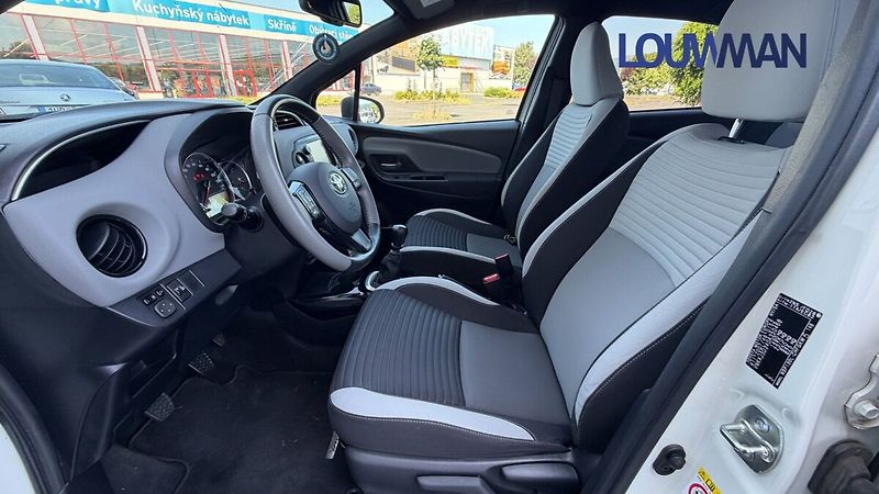 Toyota Yaris 1.33 VVT-i Selection Senso Sma - fotka 12 z 23