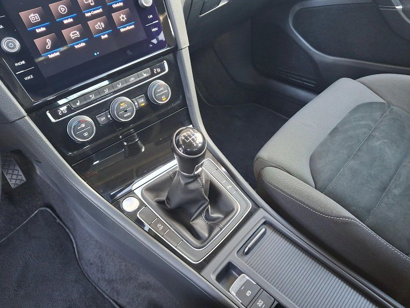 Volkswagen Golf (2020) Variant HighLine 1,5TSi 110kW - fotka 30 z 35