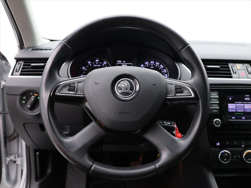 Škoda Octavia 1,4 TSI 103kW Elegance+ Xenon - fotka 16 z 32