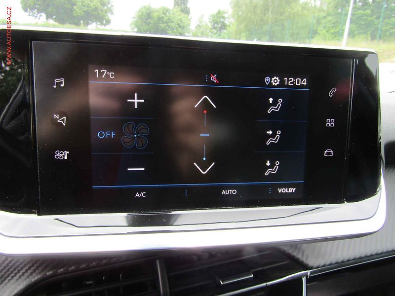 Peugeot 2008 (2020) 1.2PT, Allure, LED, kamera - fotka 11 z 15
