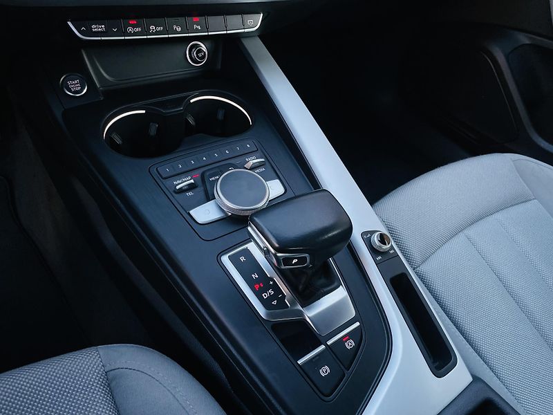 Audi A5 2.0i 140KW AUT KAMERY SERVISKA - fotka 38 z 56