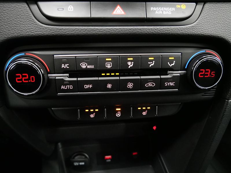 Kia Ceed - fotka 19 z 23