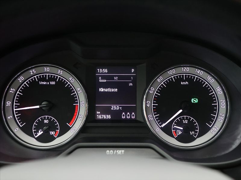 Škoda Octavia 1,6 TDI 85kW DSG CZ Style DPH - fotka 18 z 37