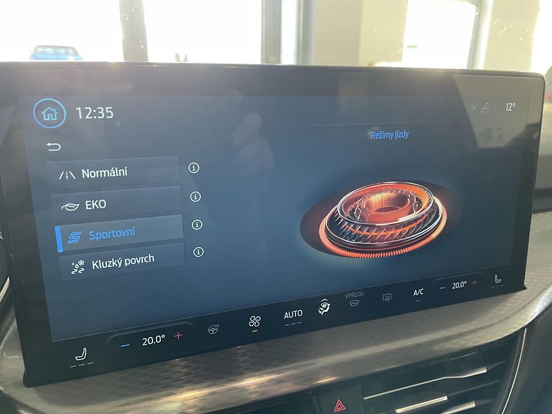 Ford Kuga (2024) Titanium 1.5 EcoBoost 110kW - fotka 25 z 30