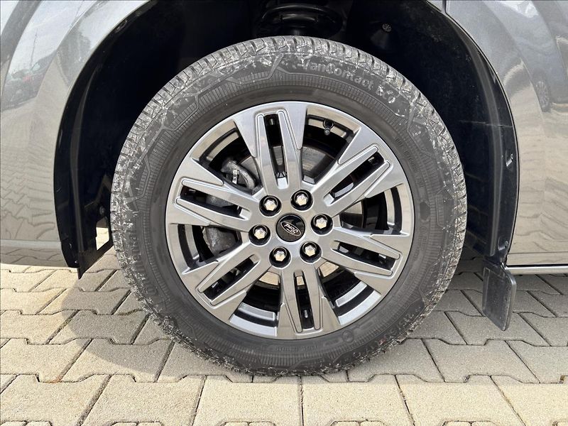 Ford Tourneo Custom 2,0 125kW L2 Titanium  DPH - fotka 10 z 44