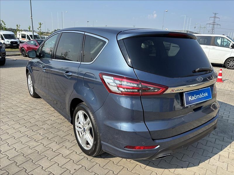 Ford S-MAX 2,0 EcoBlue Titanium AWD AUT - fotka 3 z 51