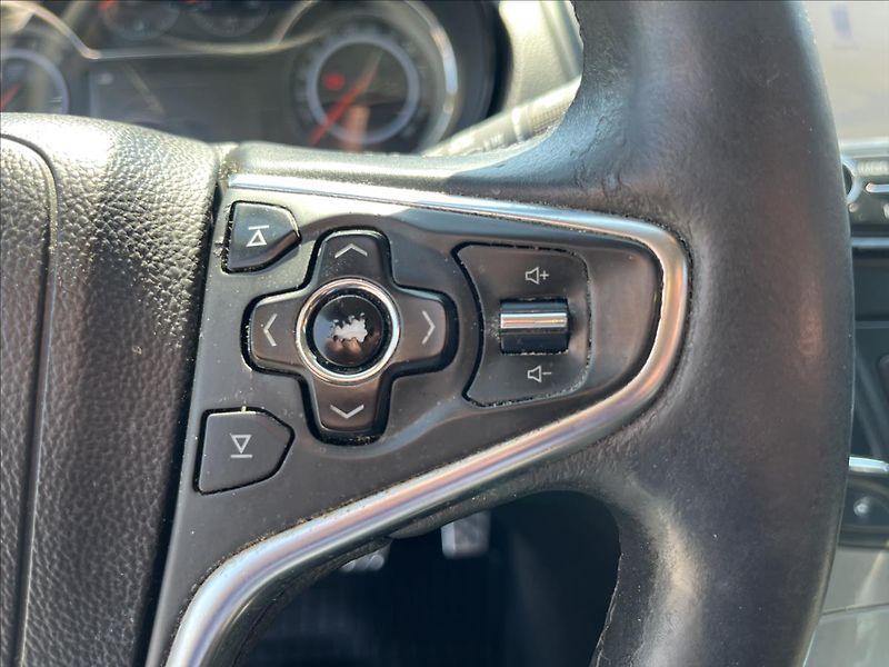 Opel Insignia 1,6 CDTi KLIMA ROZVODY SERVIS - fotka 21 z 37