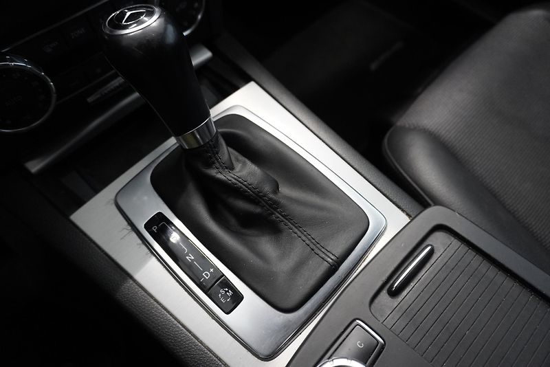 Mercedes-Benz Třídy C 250 2.2CDi 125 kW AUTOMAT - fotka 22 z 33