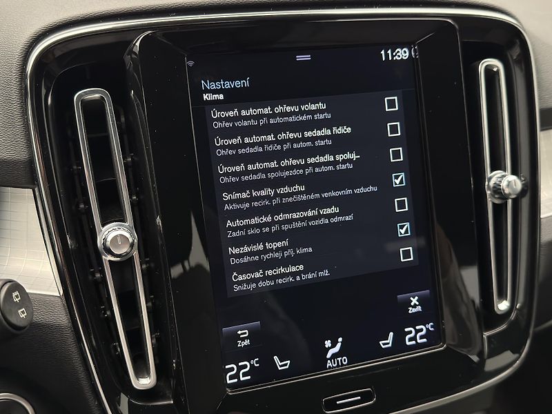 Volvo XC40 D3 MOMENTUM AUT  - fotka 37 z 46