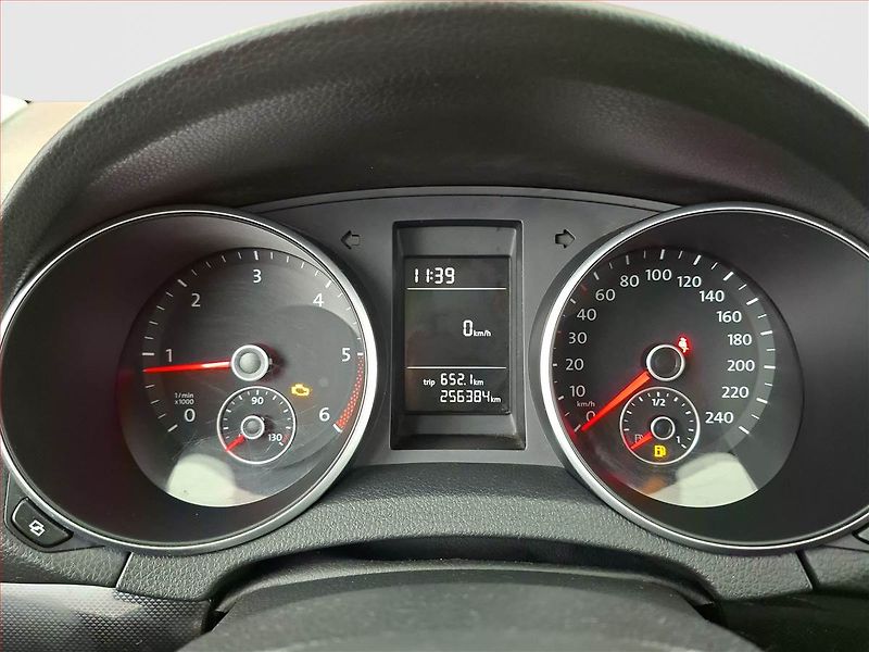 Volkswagen Golf (2010) 1.6 TDI, po STK, Tažné - fotka 11 z 16