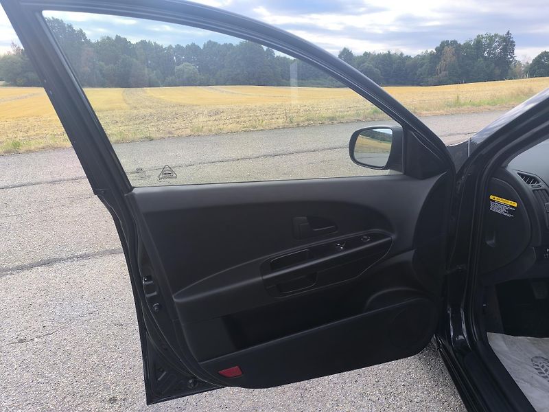 Kia Ceed (2011) 1.4 1.MAJITEL,SERVISNI KÍŽKA - fotka 10 z 31
