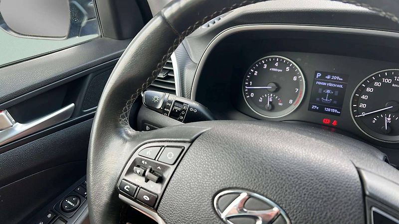 Hyundai Tucson 1,6 TGDI 130kW DCT 4WD Trikolo - fotka 26 z 40