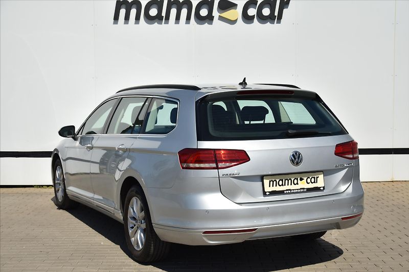 Volkswagen Passat 2.0TDi COMFORTLINE SERVIS. KN. - fotka 5 z 25
