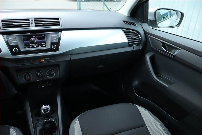 Škoda Fabia (2016) Ambition 1.2 TSI, Serv.kniha - fotka 8 z 19