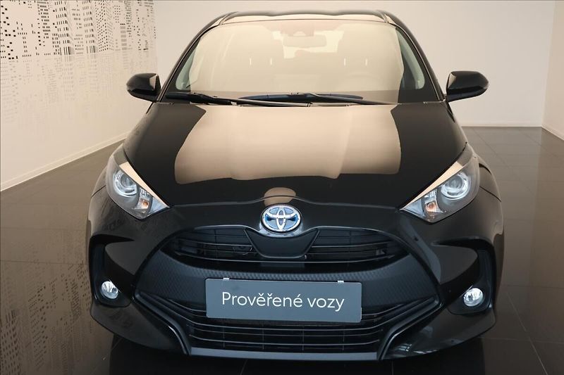 Toyota Yaris 1,5  HYBRID - fotka 3 z 23