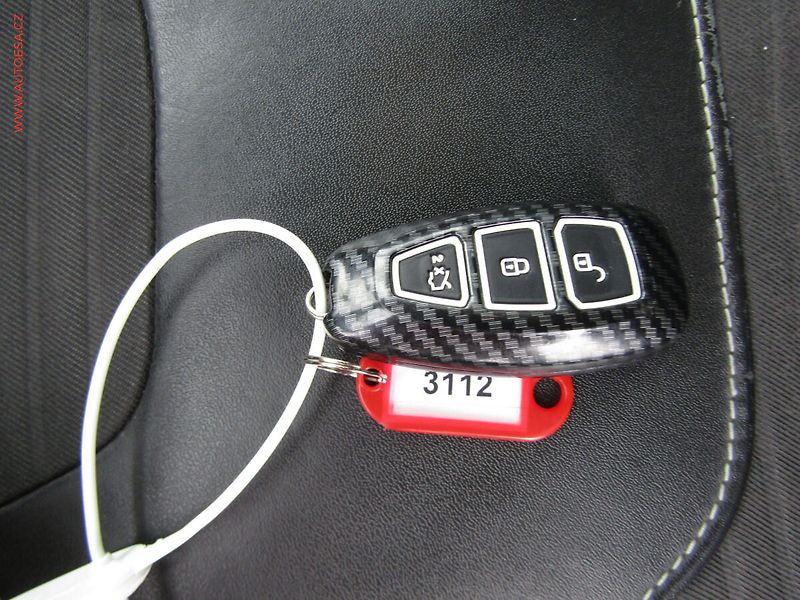 Ford Focus (2015) 2.0 TDCi, Titanium, AT, bixen - fotka 20 z 20