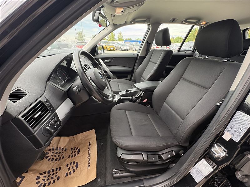 BMW X3 2,0 Č.R servisovano 6MT - fotka 20 z 31