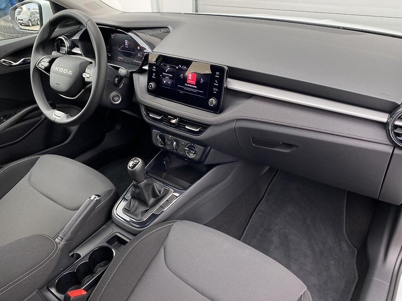 Škoda Fabia 1,0 MPI 59 kW Selection - fotka 24 z 26