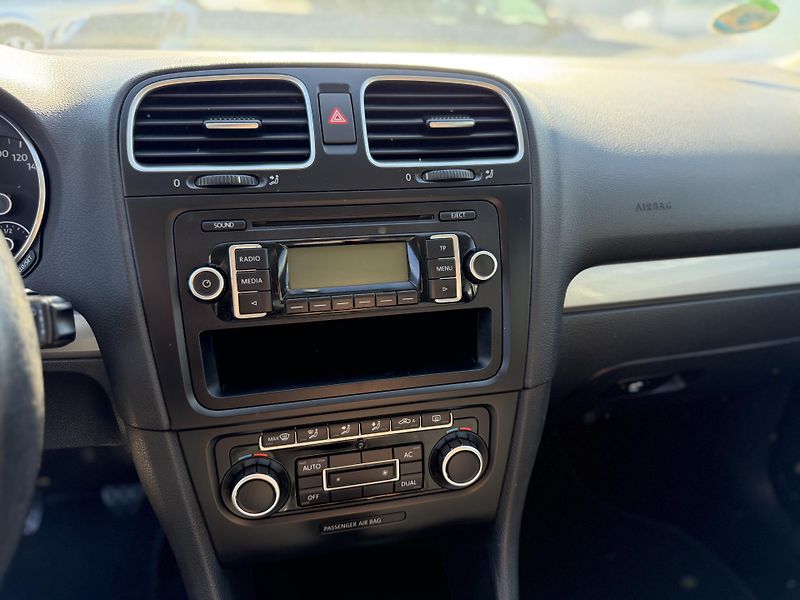 Volkswagen Golf 1.4 16V, 59kw, manuál  - fotka 13 z 13
