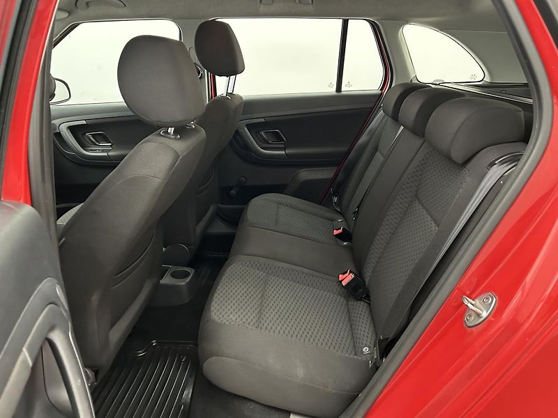 Škoda Fabia 1.2 HTP Ambiente - fotka 15 z 21