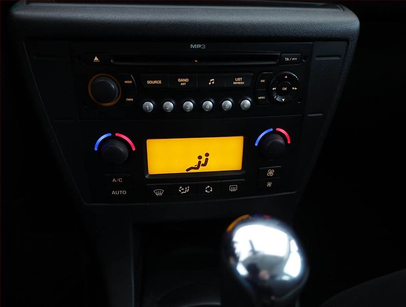 Citroën C4 (2007) 1.6 HDi, Automat, Serv.kniha - fotka 10 z 13