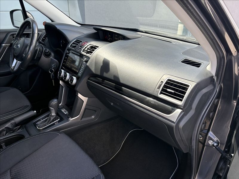 Subaru Forester 2,0 110 kw ČR 1 majitel servis - fotka 25 z 37