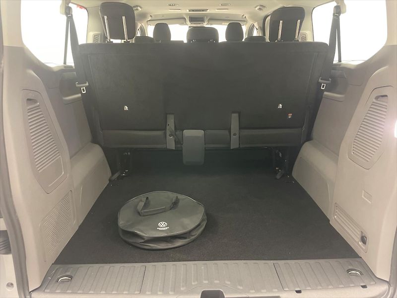 Volkswagen Caravelle Life 2.5 PHEV DR - fotka 27 z 28