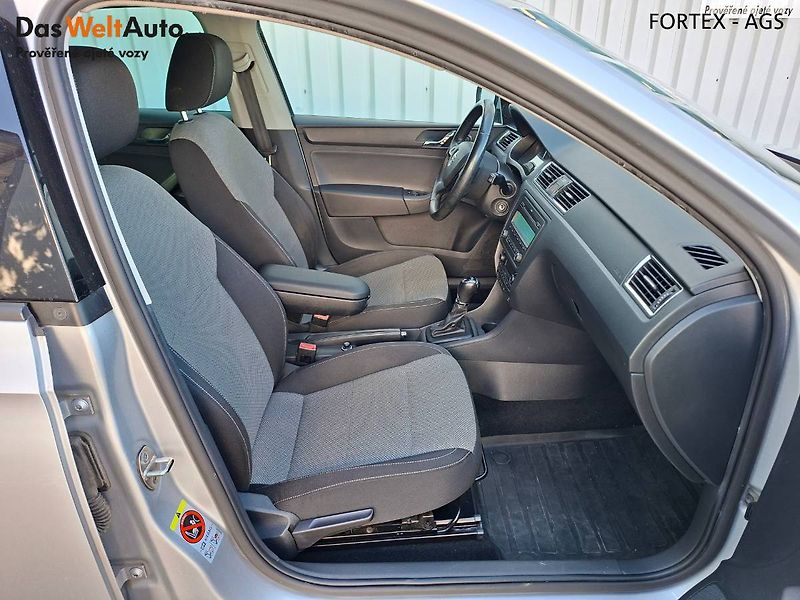 Škoda Rapid (2013) 1.4 TSI,DSG,90kW,Elegance - fotka 16 z 25
