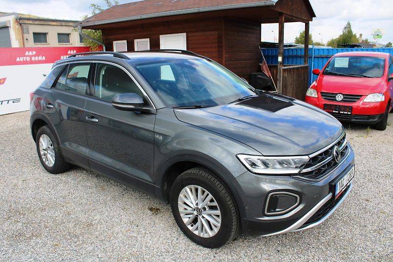Volkswagen T-Roc (2024) 1,5TSI DSG LED ADAPT.TEMPOMAT  - fotka 1 z 21