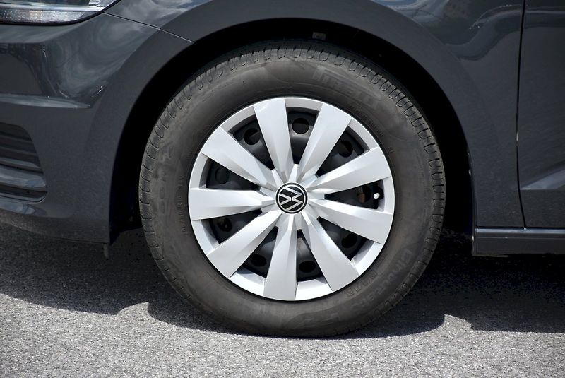 Volkswagen Touran (2022) Comfortline 1.5 TSI 110kW DSG - fotka 31 z 32