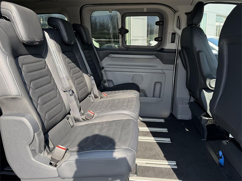 Ford Tourneo Custom (2025) Titanium X L1, Tourneo, 2.0 Ec - fotka 10 z 18