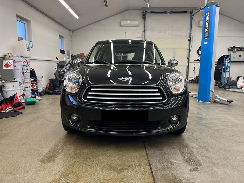 Mini Cooper Countryman 2.0D 82kW - fotka 2 z 16