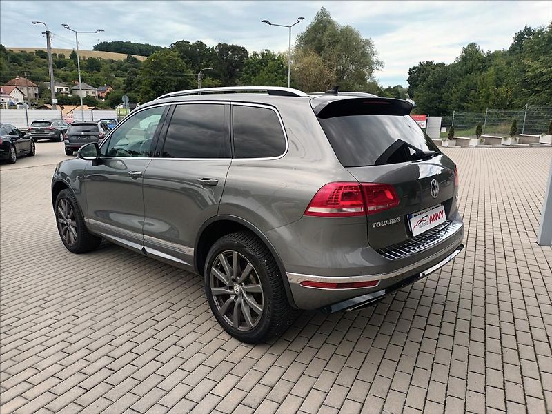 Volkswagen Touareg 3,0 TDI 193Kw,R-Line,ČR,TAŽNÉ, - fotka 7 z 50