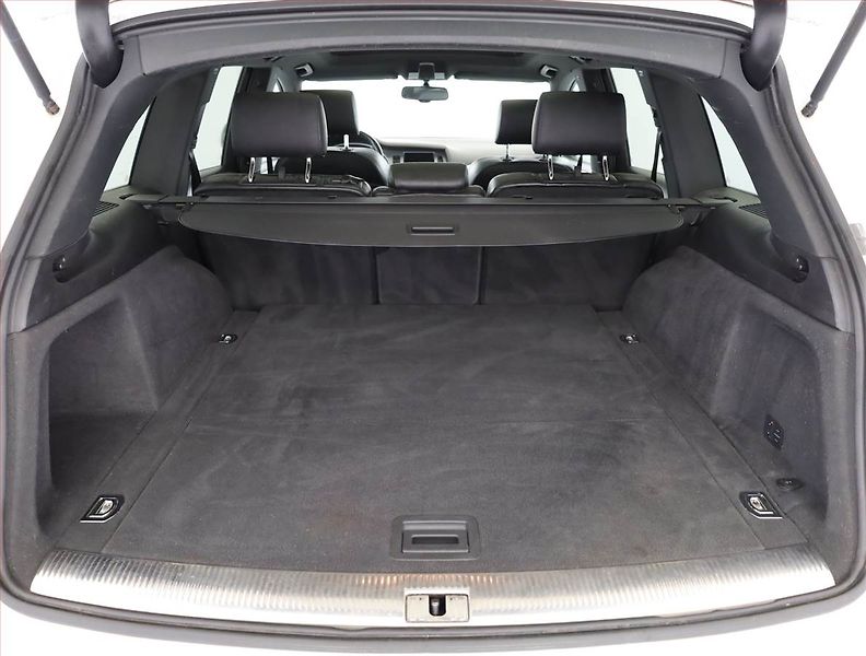 Audi Q7 (2011) S-Line 3.0 TDI, 4X4, Automat - fotka 17 z 17