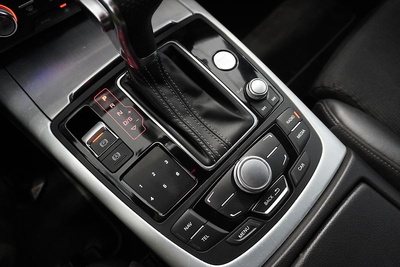 Audi A6 Avant 3.0TFSi 228 kW QUATTRO AUTOMAT - fotka 22 z 33