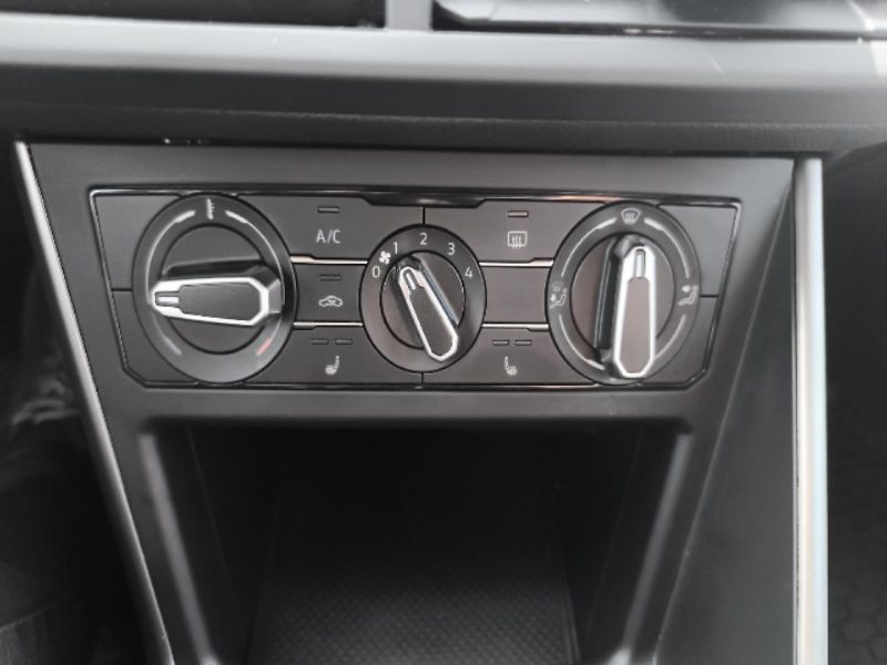 Volkswagen Polo 1.0 TSi Comfortline - fotka 15 z 24