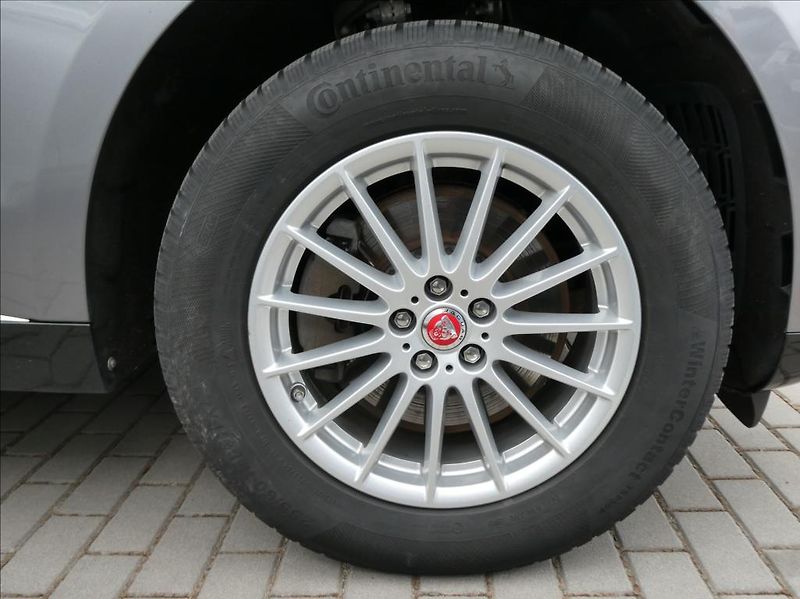 Jaguar F-Pace 2,0 P250 SE 1Maj, ČR DPH - fotka 10 z 38