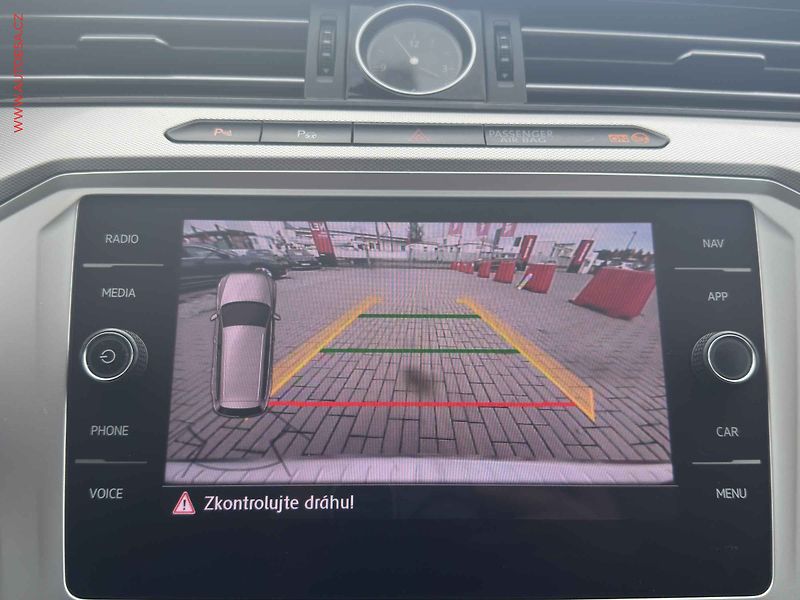Volkswagen Passat (2019) 2.0 TDi, 2.maj, DSG, navi. - fotka 20 z 26