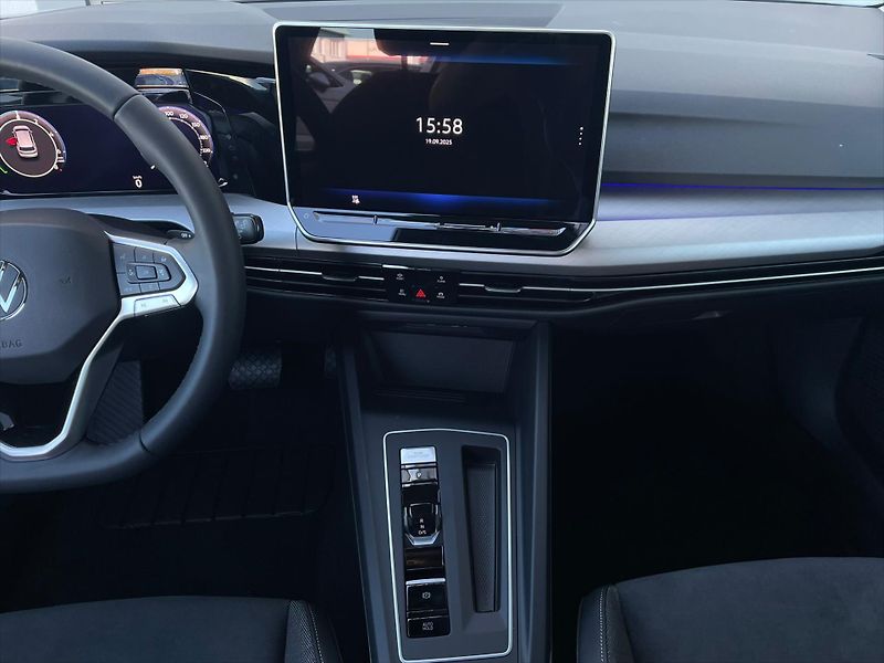 Volkswagen Golf (2025) 1,5 TSI eHybrid 150 kW 6DSG  P - fotka 18 z 21