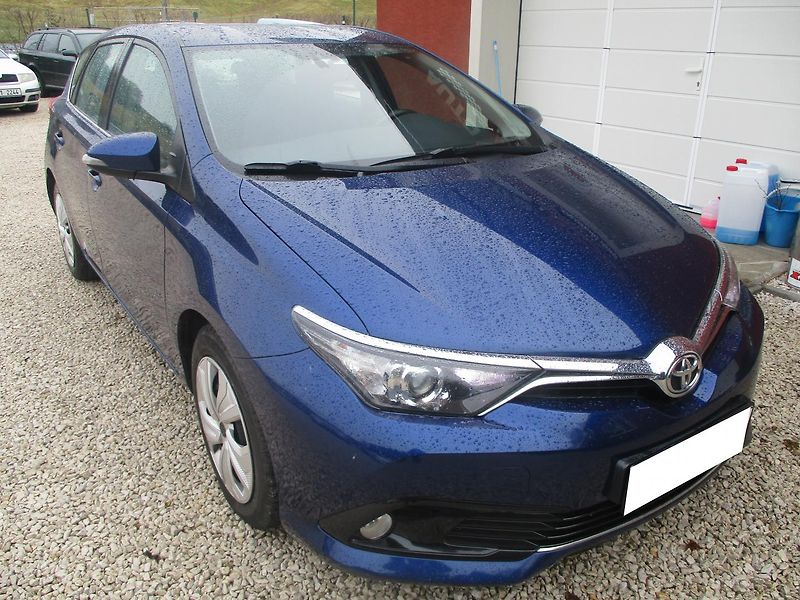 Toyota Auris 1.6 D-4D - fotka 1 z 34