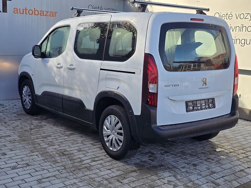 Peugeot Rifter  Active 1,5 BlueHDi (75 kW - fotka 5 z 9