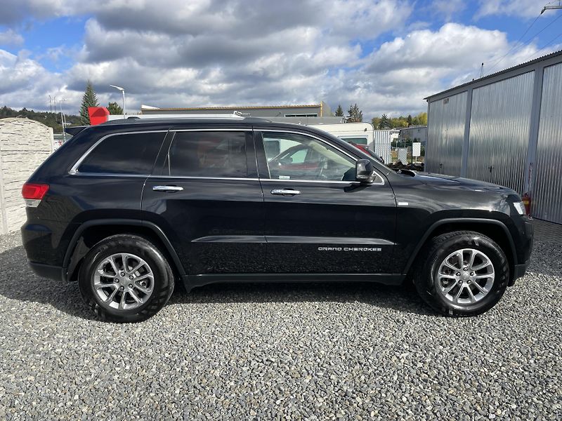 Jeep Grand Cherokee 3.0CRDi 4x4 250PS LIMITEED TOP - fotka 11 z 177