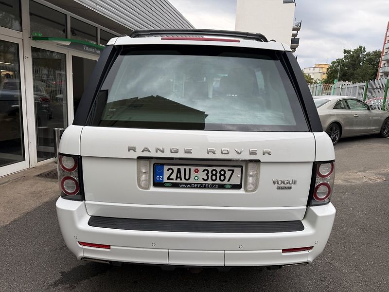 Land Rover Range Rover (2012) 4.4 TDV8 Vogue - fotka 8 z 27
