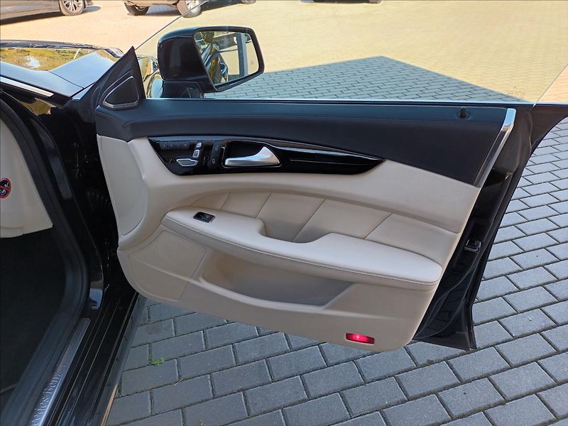 Mercedes-Benz CLS 3,0 350d,4Matic,190kw,ČR,1MAJ, - fotka 23 z 43